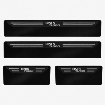 Kit soleira baixo relevo em aço inox Onix Turbo - BLACK