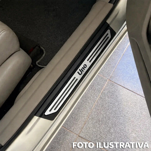 Kit Grade Preta Sem Emblema e Descanso e Soleiras Baixo Relevo em Inox Fiat Uno Mille 05 a 13