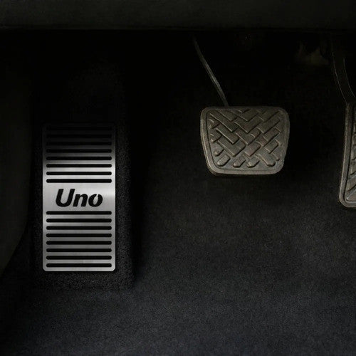 Kit Grade Cinza Com Emblema Cromado e Pedaleira e Descanso em Inox Fiat Uno Mille 05 a 13
