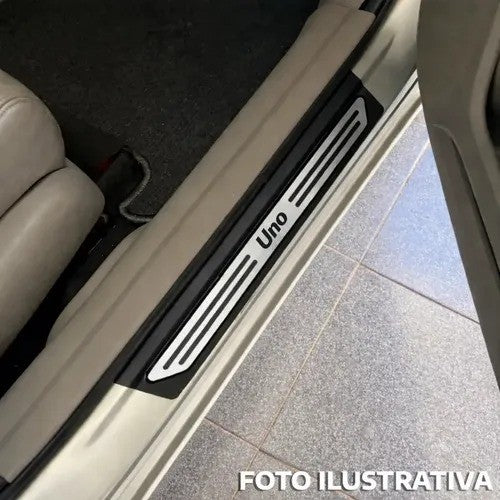 Kit Grade Preta Sem Emblema e Pedaleira e Soleiras Baixo Relevo em Inox Fiat Uno Mille 05 a 13